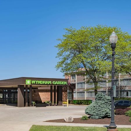 Отель Wyndham Garden Kenosha Harborside Экстерьер фото