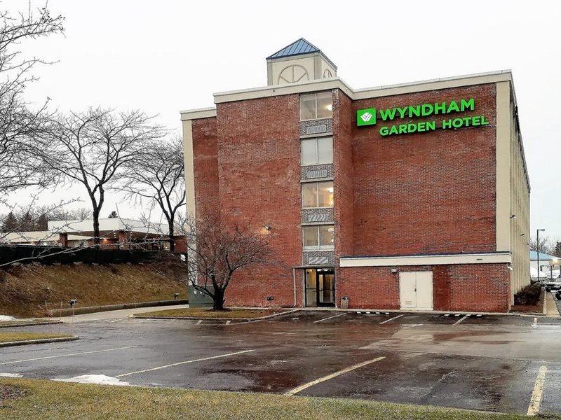 Отель Wyndham Garden Kenosha Harborside Экстерьер фото