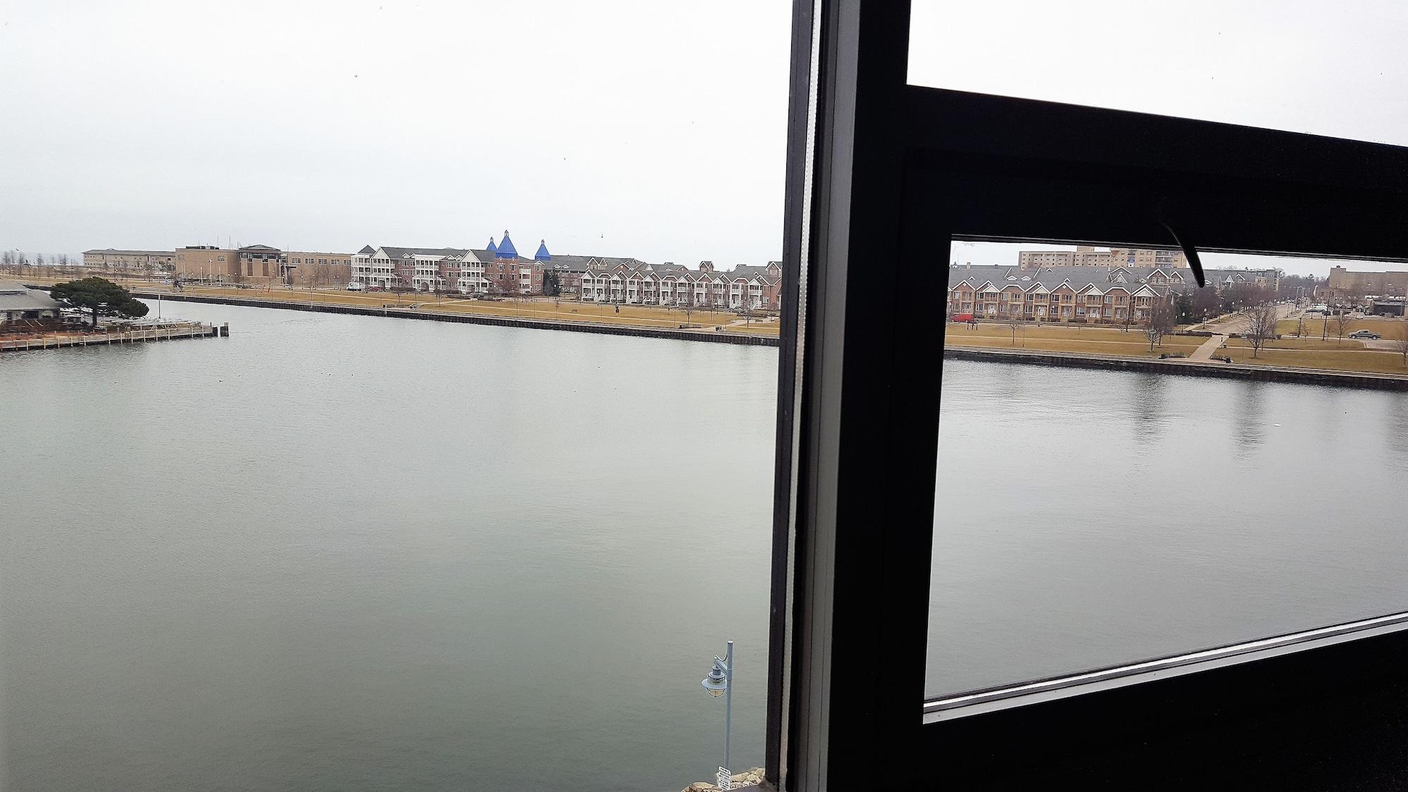 Отель Wyndham Garden Kenosha Harborside Экстерьер фото