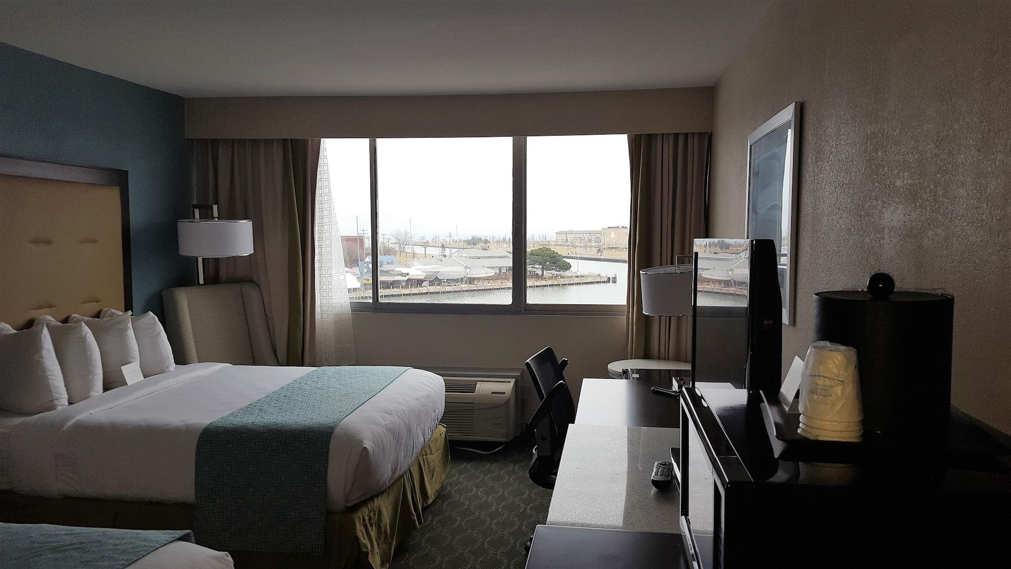 Отель Wyndham Garden Kenosha Harborside Экстерьер фото