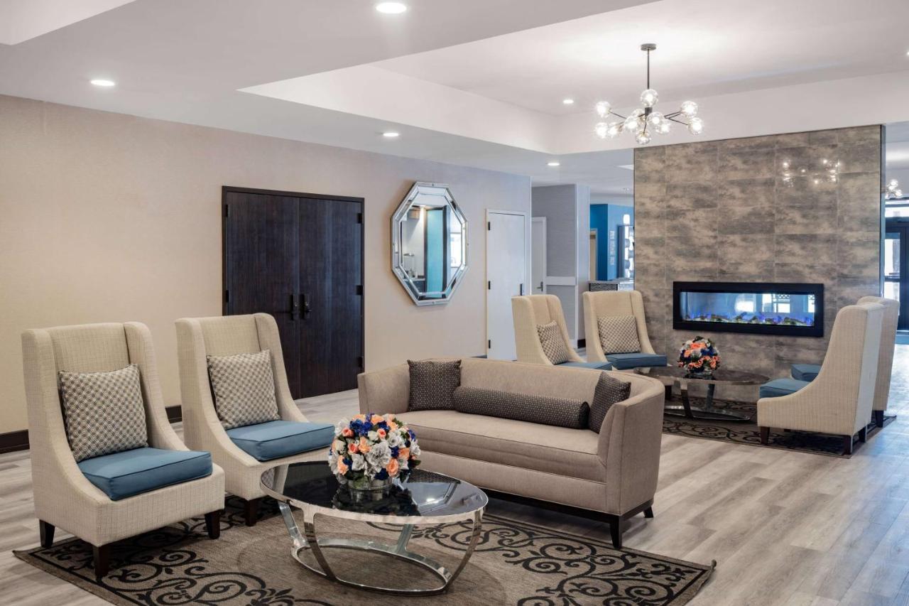 Отель Wyndham Garden Kenosha Harborside Экстерьер фото