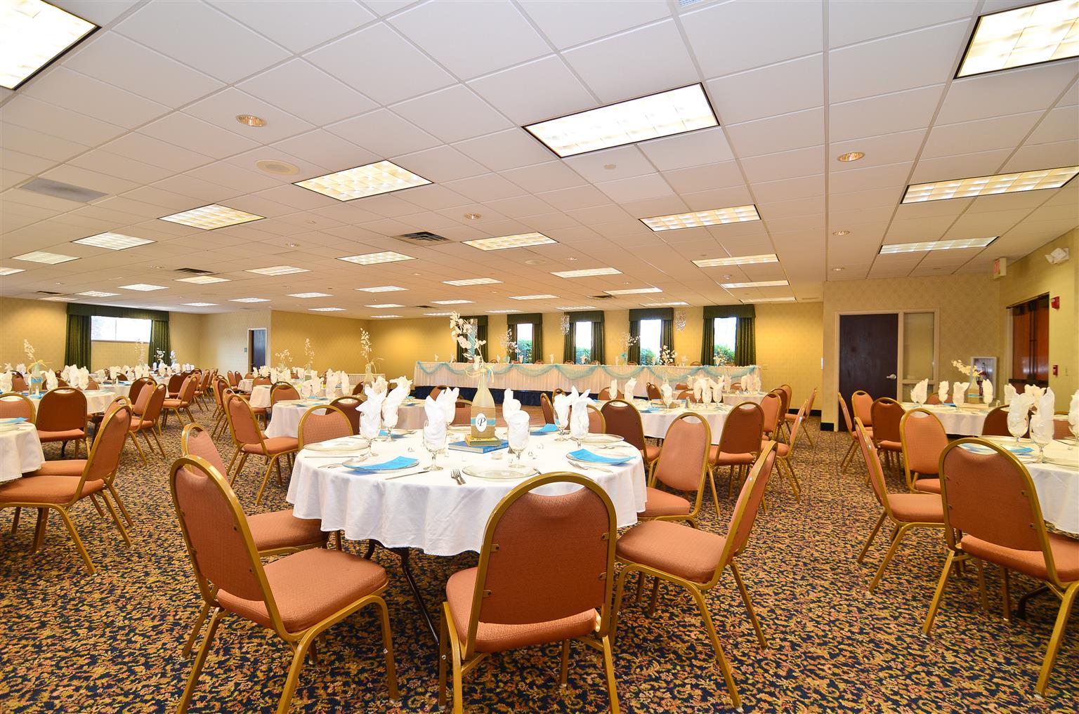 Отель Wyndham Garden Kenosha Harborside Экстерьер фото