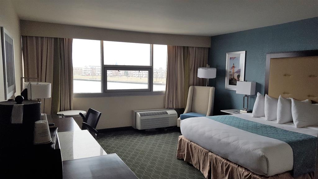 Отель Wyndham Garden Kenosha Harborside Экстерьер фото