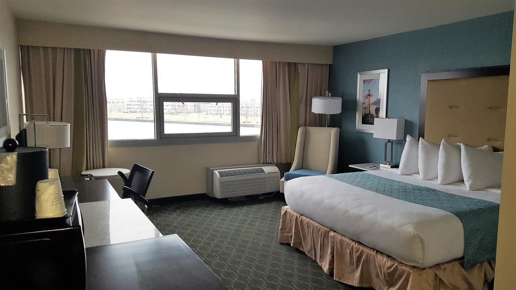 Отель Wyndham Garden Kenosha Harborside Экстерьер фото