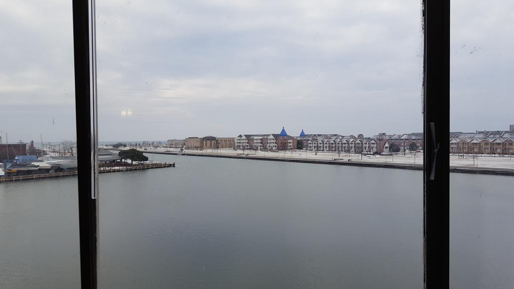 Отель Wyndham Garden Kenosha Harborside Экстерьер фото