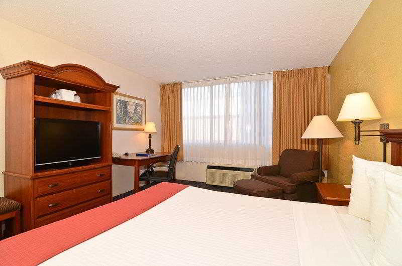 Отель Wyndham Garden Kenosha Harborside Экстерьер фото