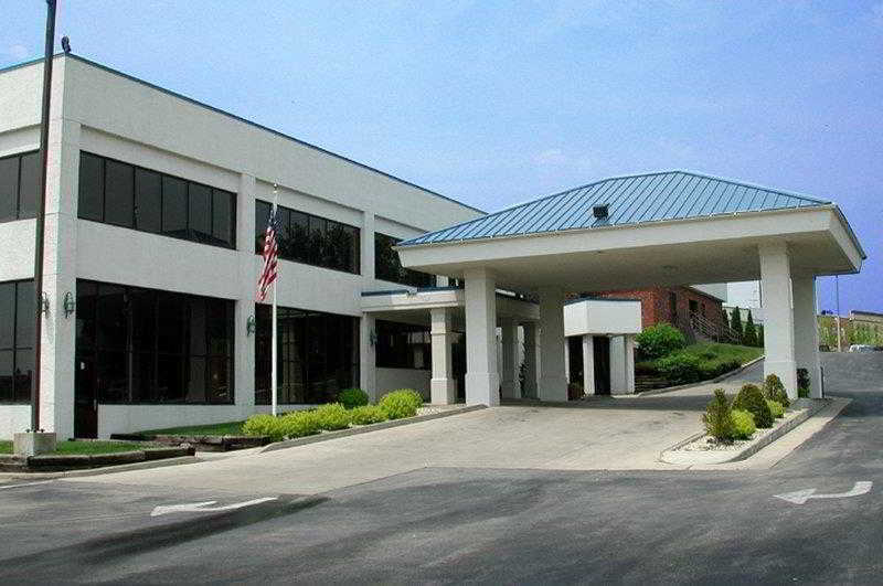 Отель Wyndham Garden Kenosha Harborside Экстерьер фото